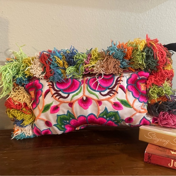 Gemini Mermaids - Clutch with Embroidery and pompoms - Picture 1 of 5